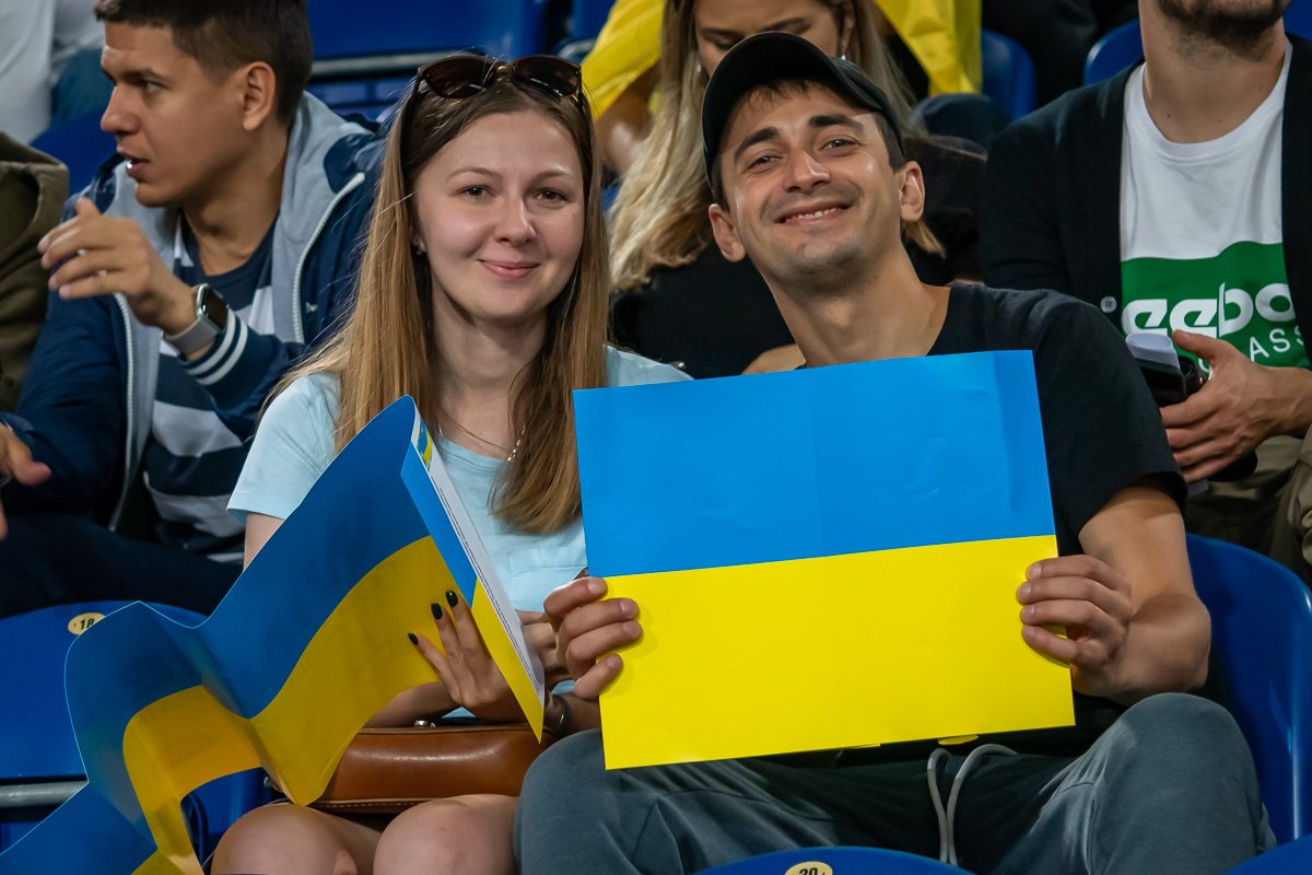 Ходите на футбол парами Ходите на футбол парами