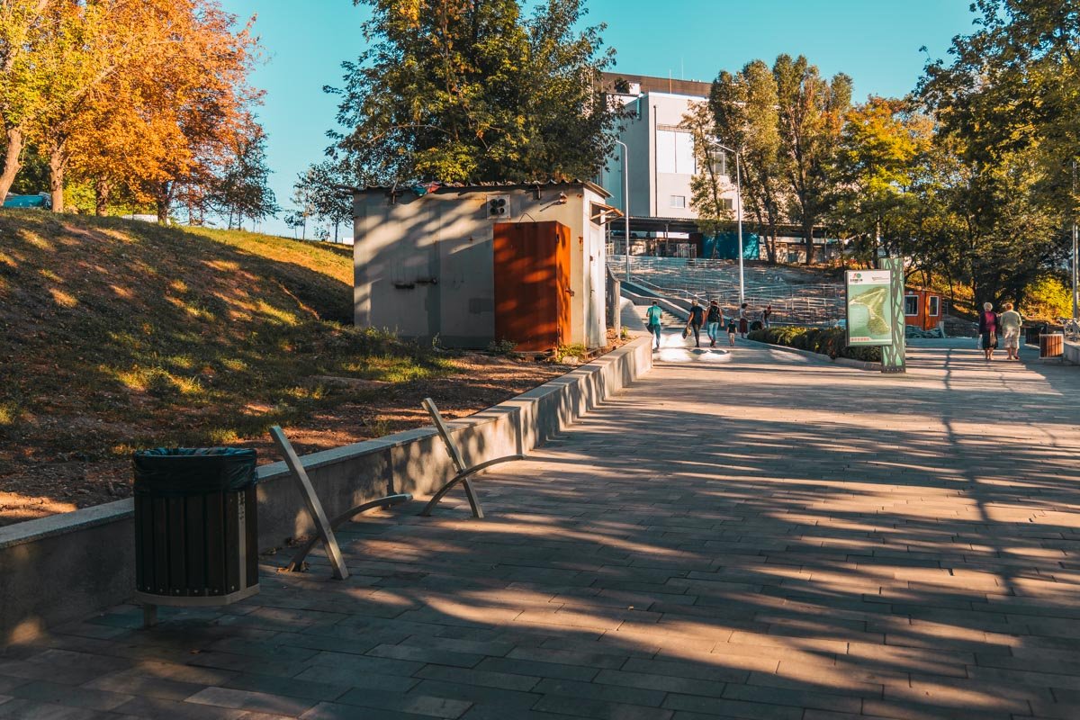 Отдыхать придется стоя