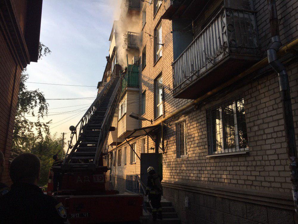 Горела квартира на третьем этаже