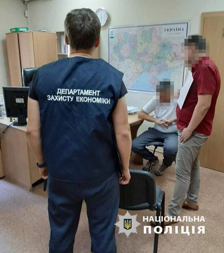 Правоохранители провели обыски и вручили ряд сообщений о подозрении в хищении бюджетных средств Правоохранители провели обыски и вручили ряд сообщений о подозрении в хищении бюджетных средств