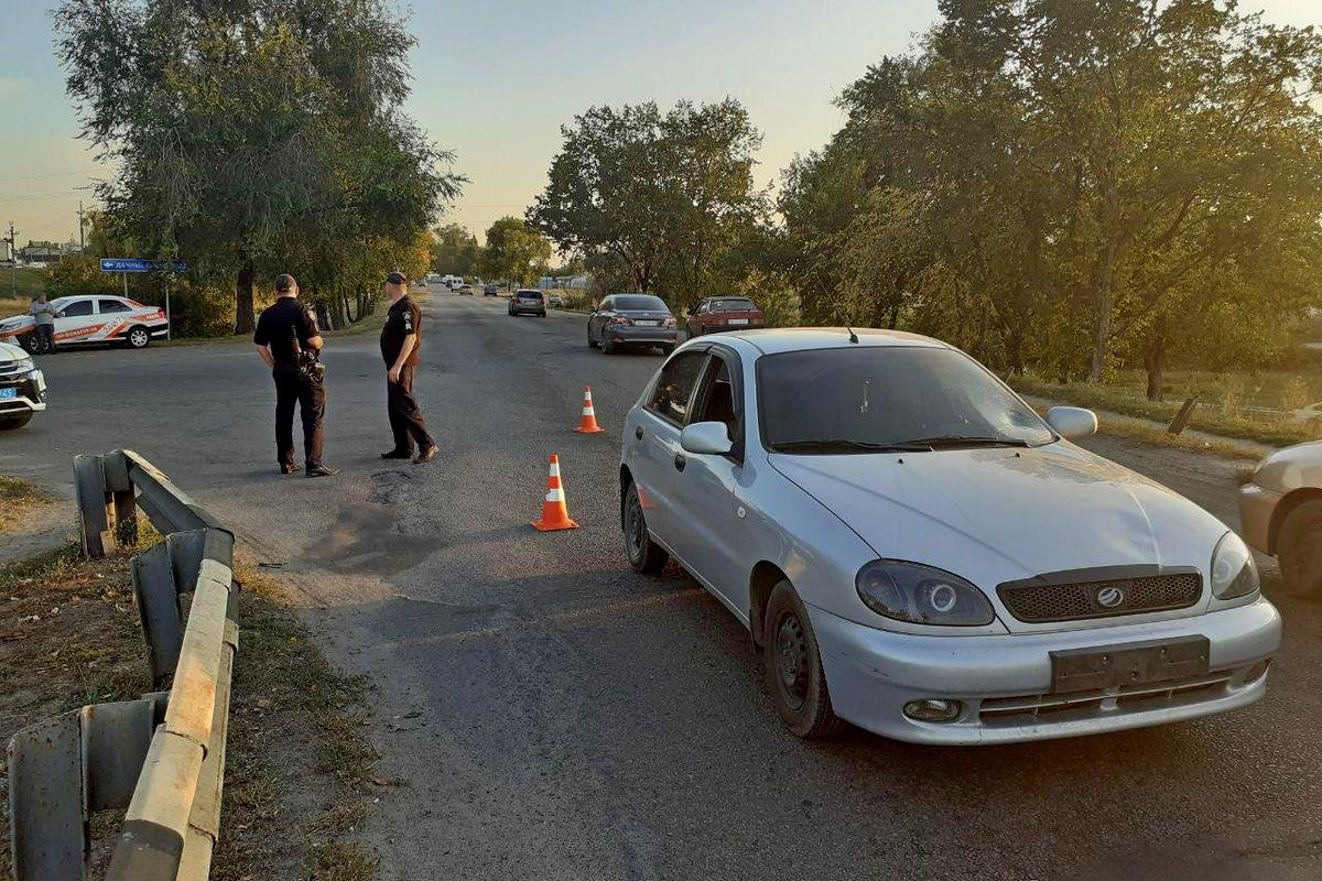 Патрульный экипаж на месте, ждут следователя по ДТП Патрульный экипаж на месте, ждут следователя по ДТП