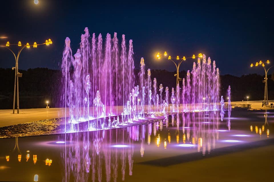 Новый фонтан в Днепре (Фото: Дмитрия Розмерицы) Новый фонтан в Днепре (Фото: Дмитрия Розмерицы)