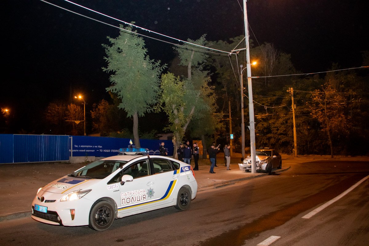 Пассажир с заднего сиденья, не смог объяснить правоохранителям из-за чего произошло ДТП