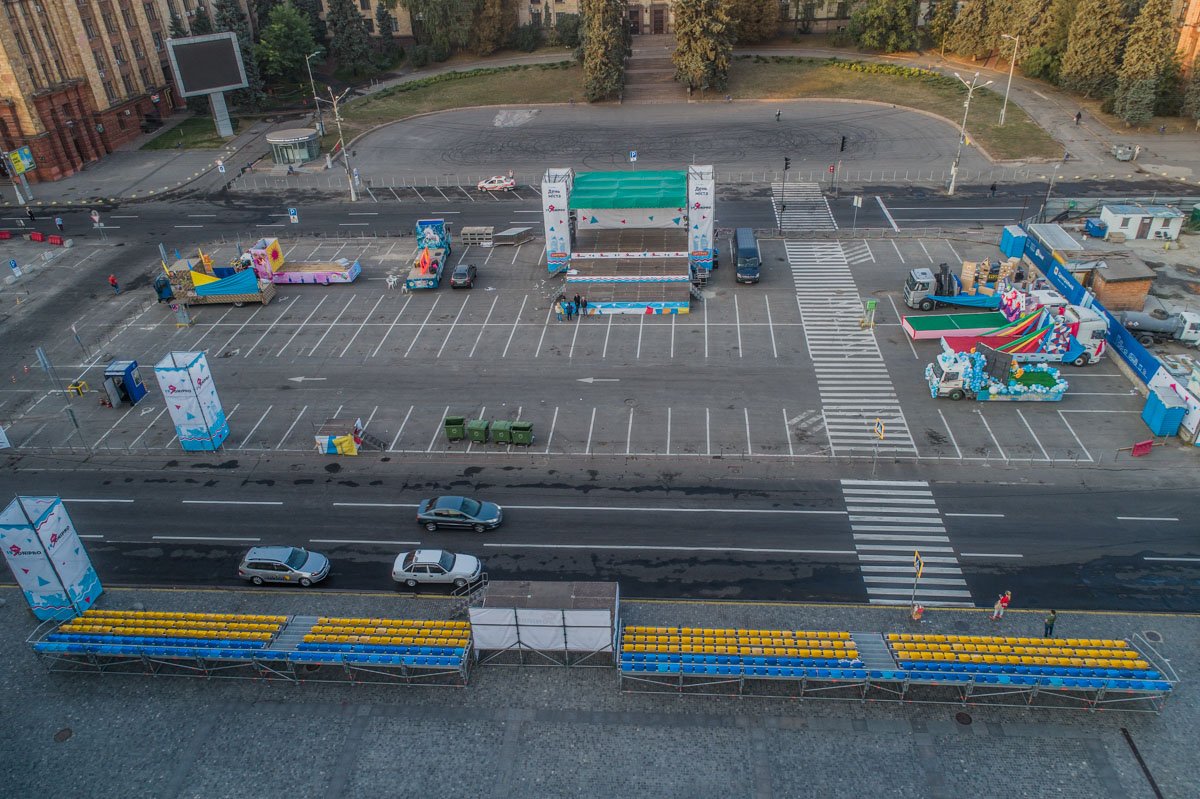 На площади все уже готово На площади все уже готово