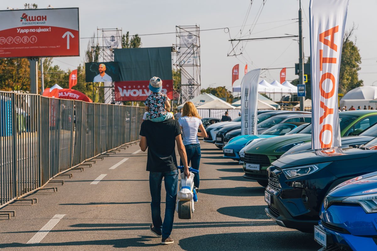 Десятки автомобилей Десятки автомобилей