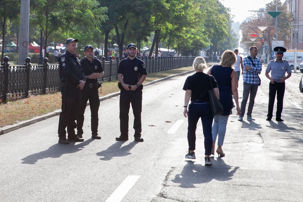 Полиция и муниципалы следят за порядком Полиция и муниципалы следят за порядком