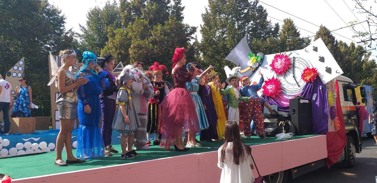 Костюмы на любой вкус и цвет Костюмы на любой вкус и цвет