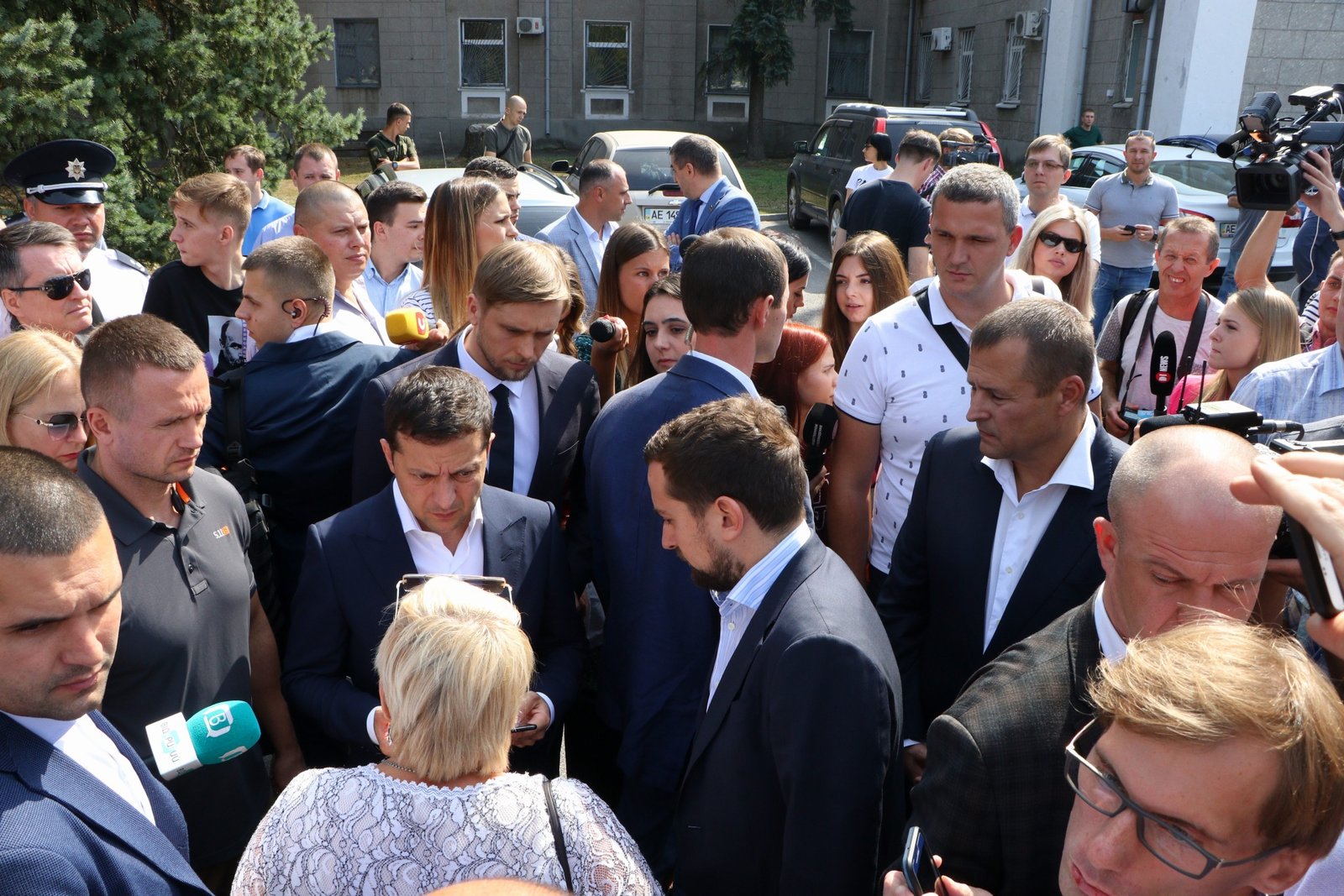 По словам женщины, в телефоне были важные фото из зона АТО/ООС