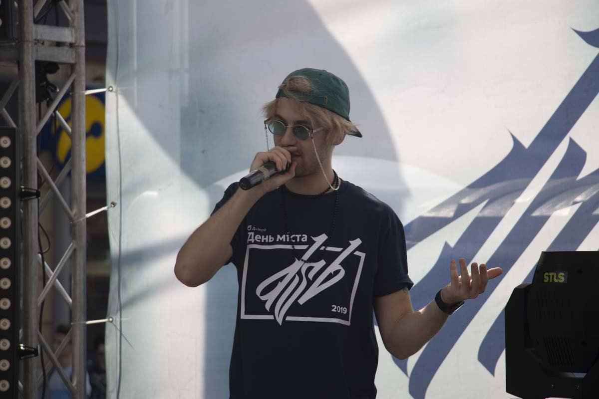 Яркий ведущий Яркий ведущий