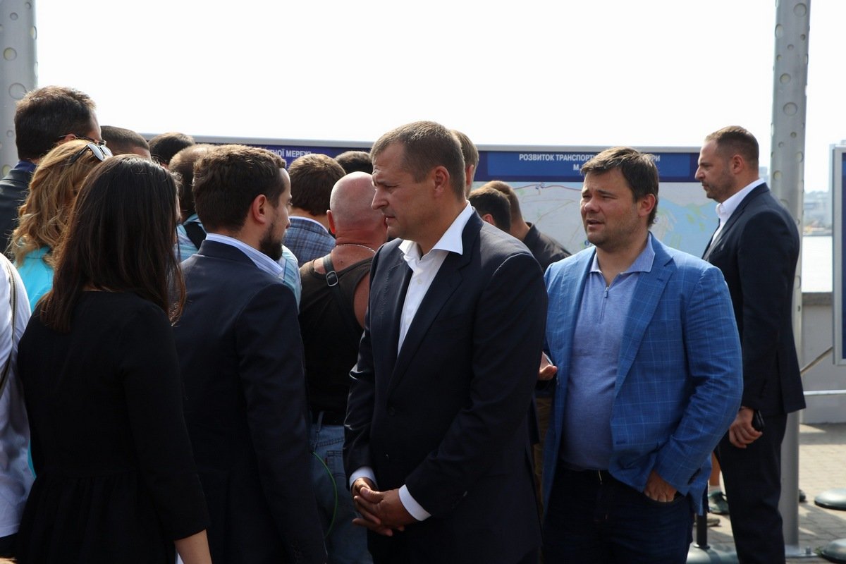 Борис Филатов заверил, что ездить по мосту безопасно