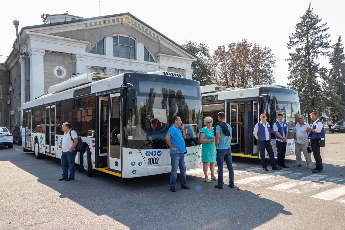 Троллейбусы, на которых Зеленский и его штаб "тестили" новую линию на ж/м Солнечный Троллейбусы, на которых Зеленский и его штаб "тестили" новую линию на ж/м Солнечный