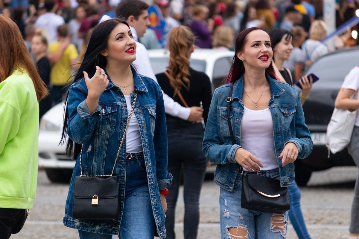 Это птица? Это самолет? Это птица? Это самолет?