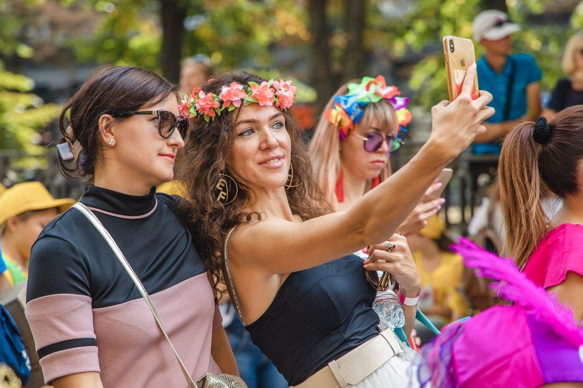Больше селфи Больше селфи