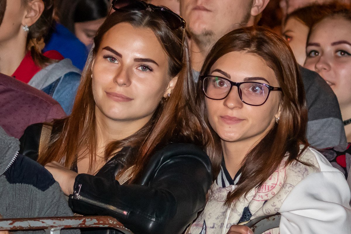 Концерт начался в 19:40 и закончился в 22:20