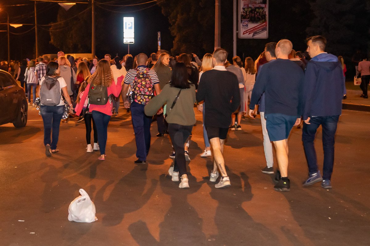По сравнению с прошлыми годами, народ стал культурнее и бережнее относиться к родному городу По сравнению с прошлыми годами, народ стал культурнее и бережнее относиться к родному городу