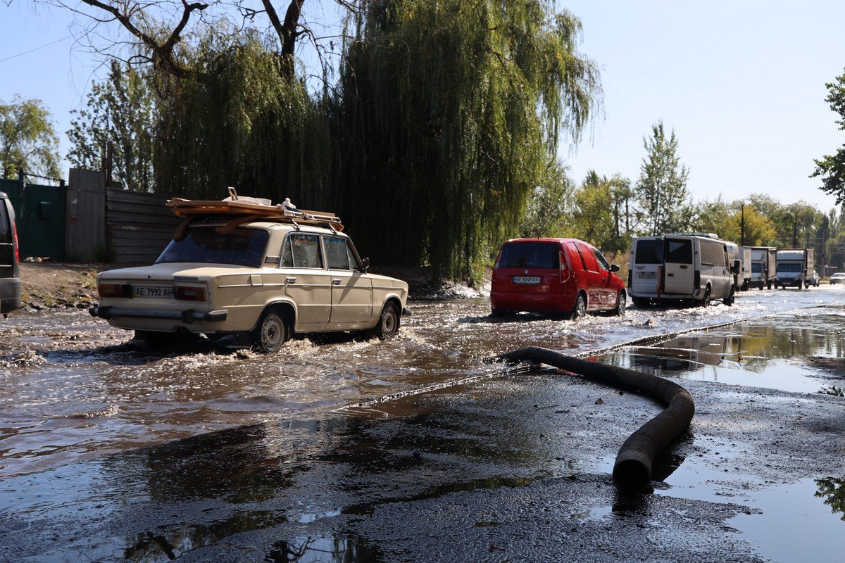 Откачивают воду Откачивают воду