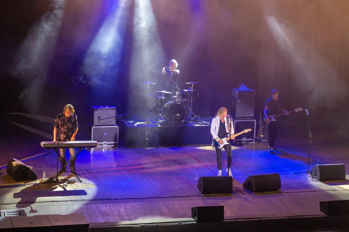 В Днепре в ДК «Металлург» выступила легендарная группа Secret Service 10