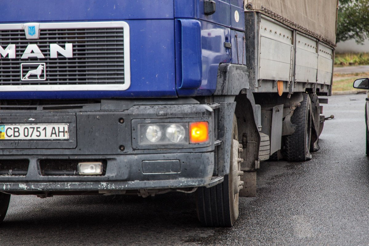 Водитель грузовика остался целым и невредимым