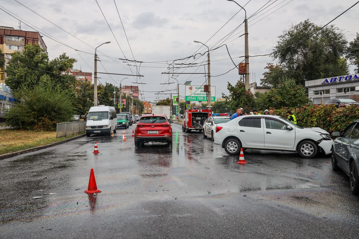 Из-за аварии образовалась пробка