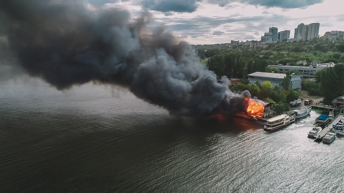 Дым виделся с разных уголков города Дым виделся с разных уголков города