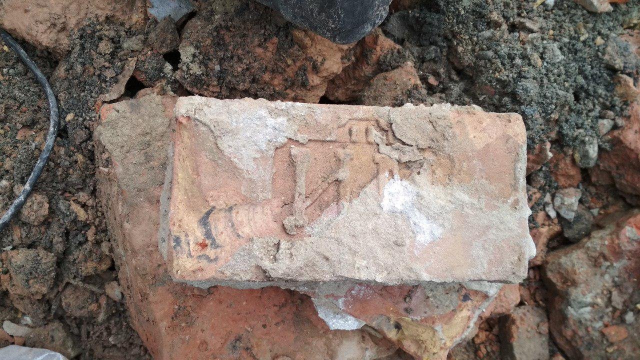 Кирпичи сохранились Кирпичи сохранились