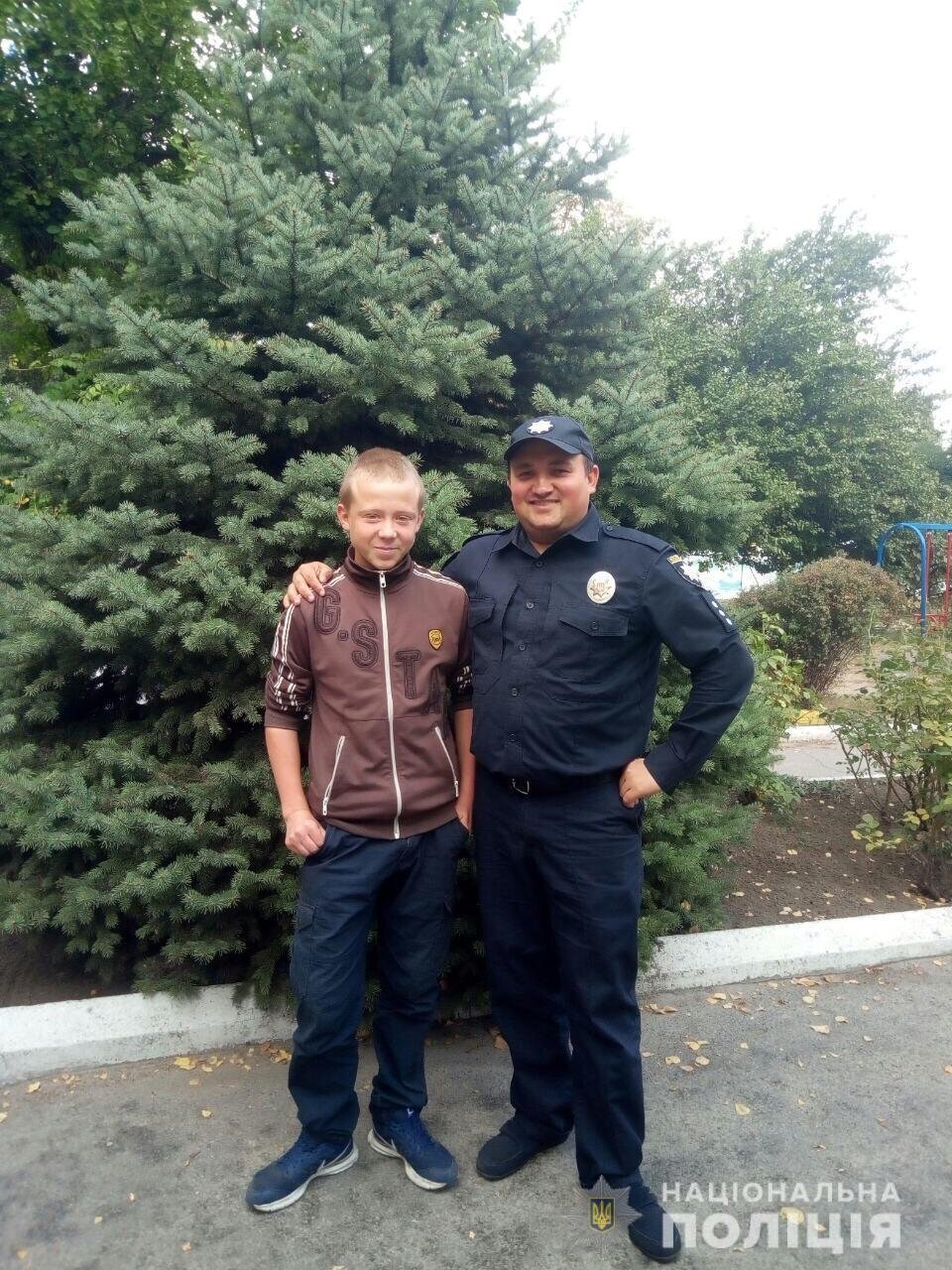 На протяжении недели мальчик просто гулял по городу и попрошайничал На протяжении недели мальчик просто гулял по городу и попрошайничал