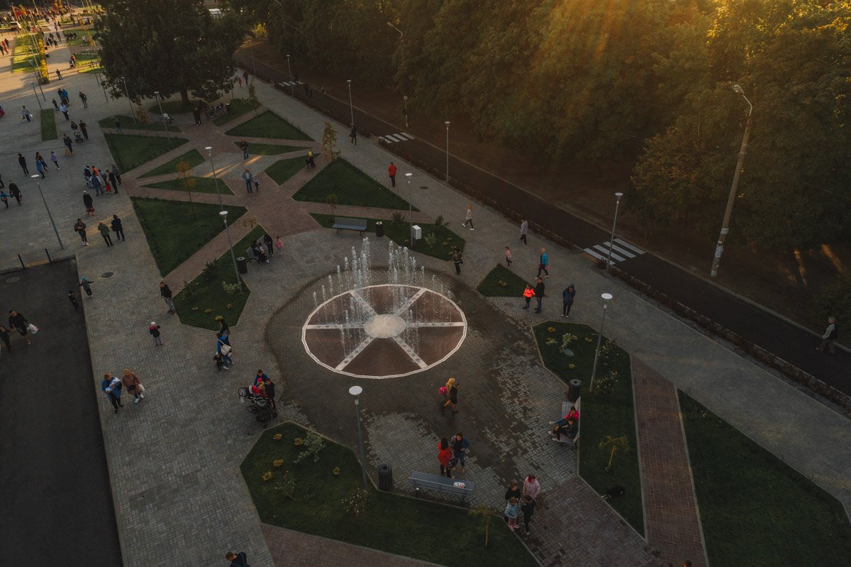 В сквере появился красивый фонтан 