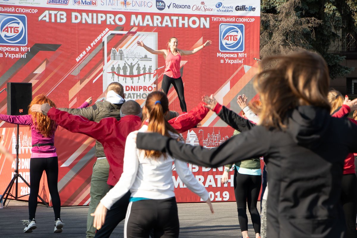 Небольшая разминка перед забегом на дистанцию в 4 км Небольшая разминка перед забегом на дистанцию в 4 км