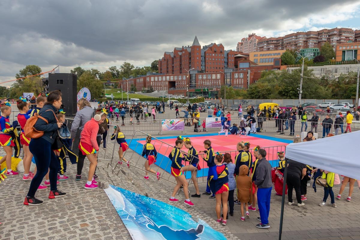 Фестивальный причал превратился в маленький спортивный городок