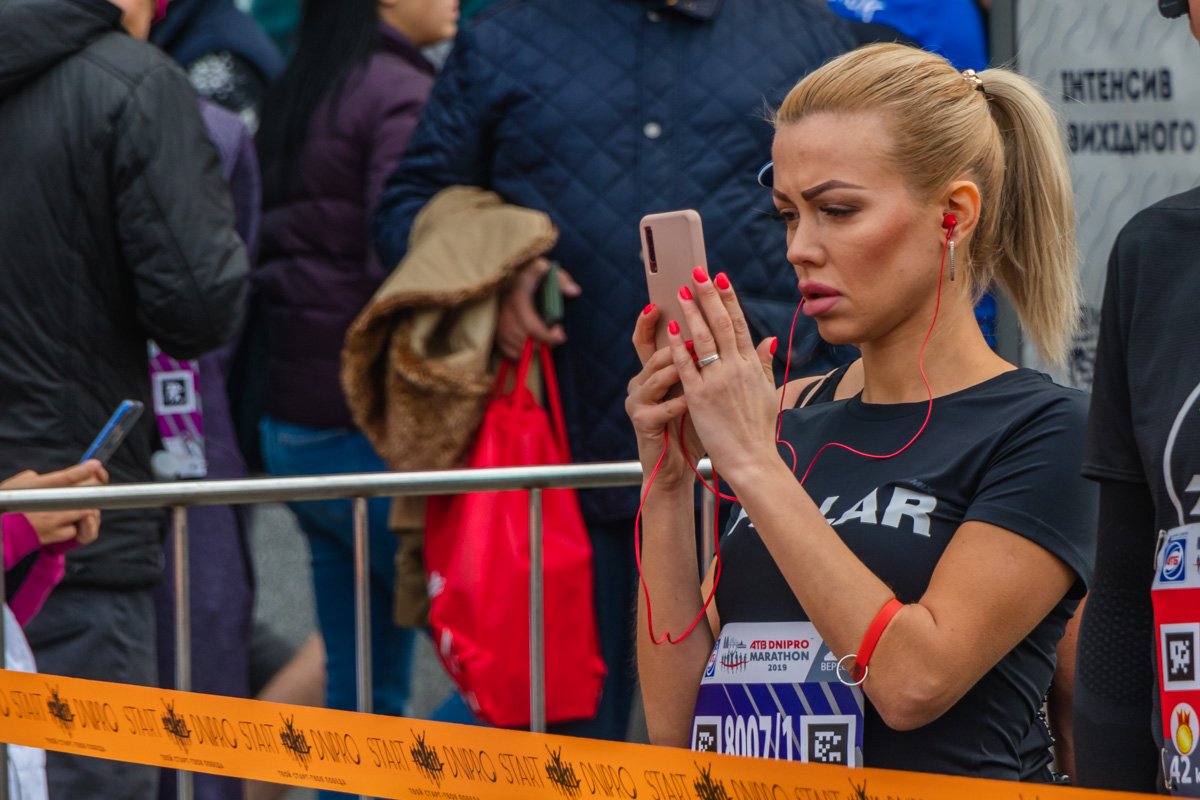 Следит за трансляцией своего фаворита