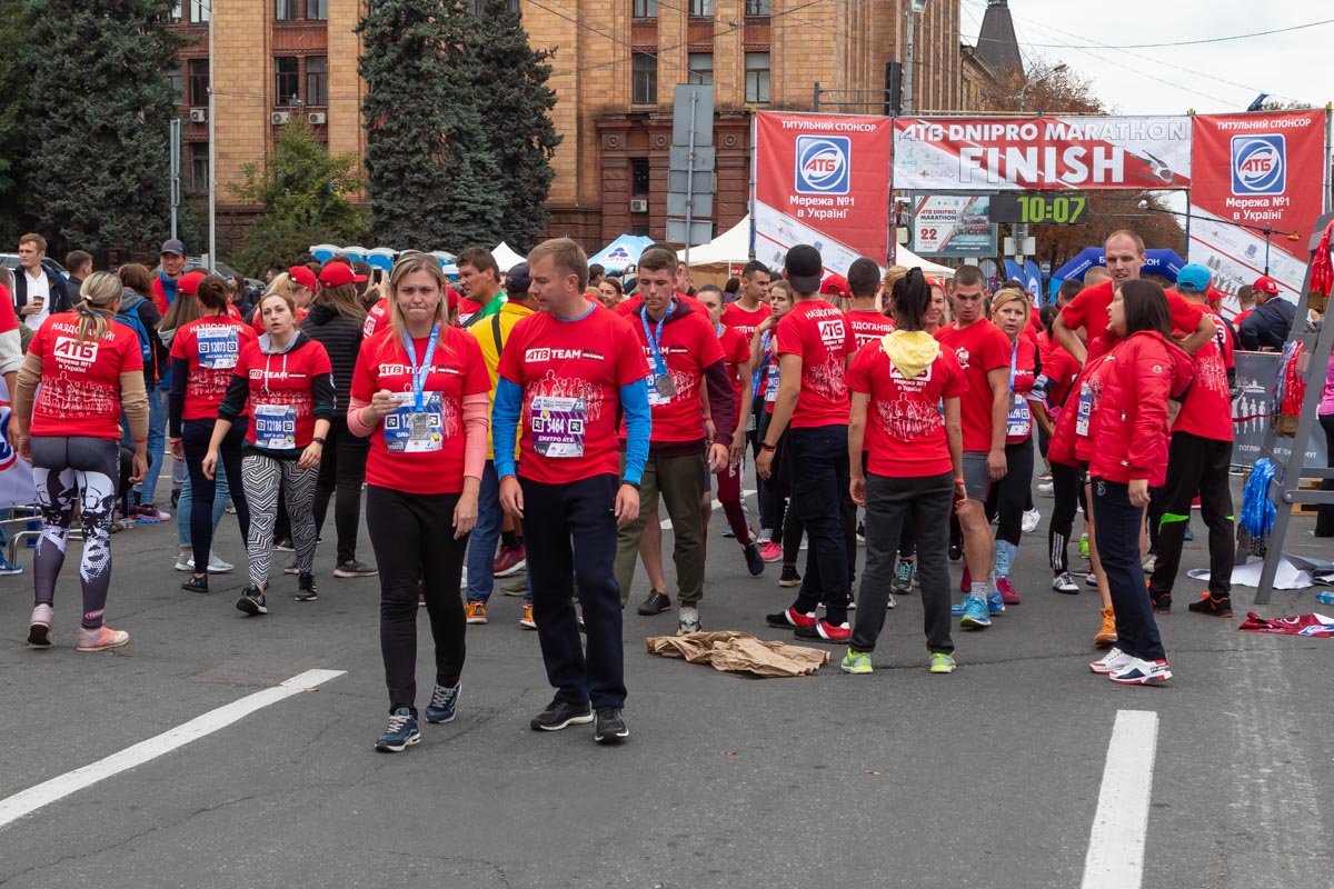 Более 800 участников: команда АТБ побила рекорд на Dnipro ATB Marathon 4