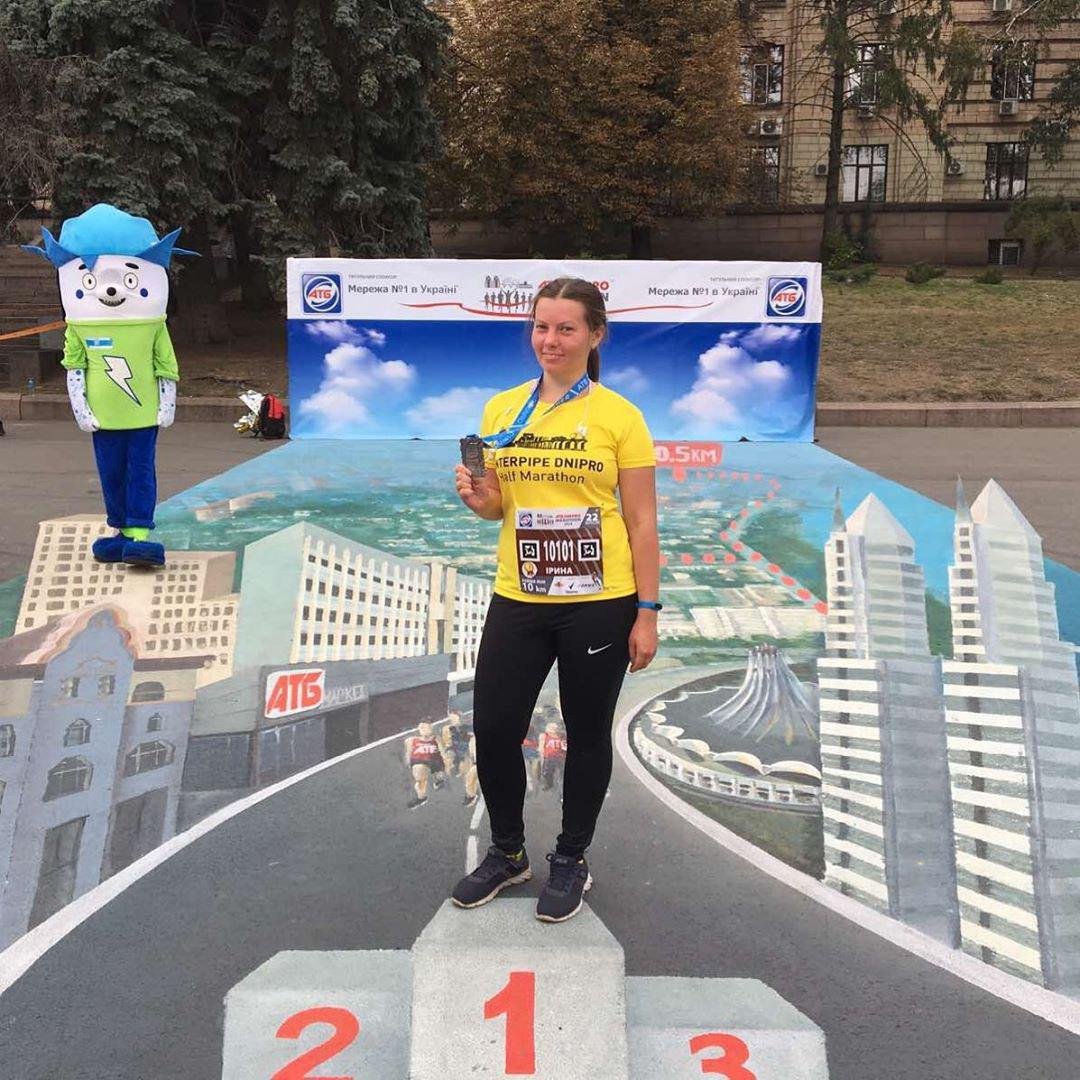 Еж на заднем плане в шоке Еж на заднем плане в шоке