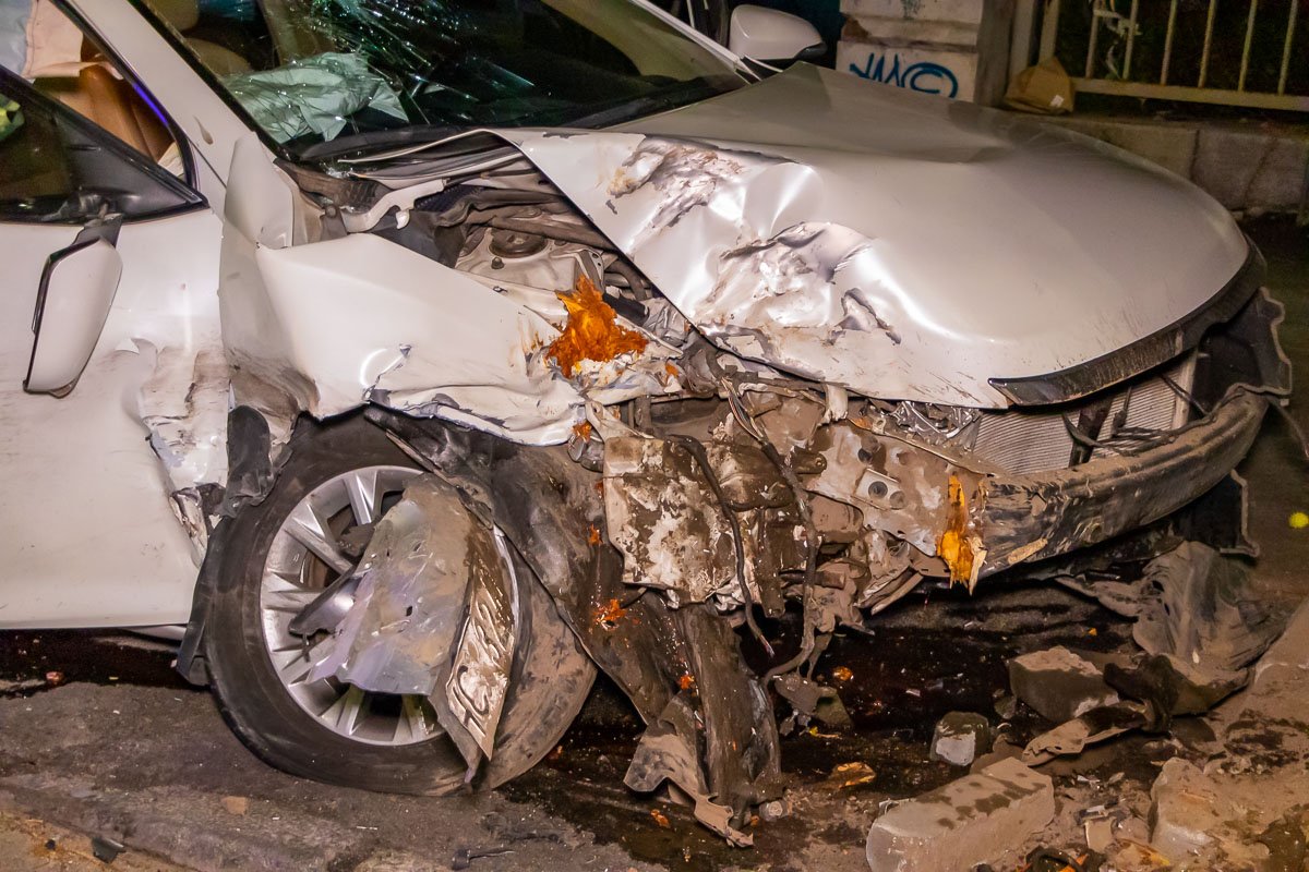 Volkswagen Golf на еврономерах влетел в Toyota Camry