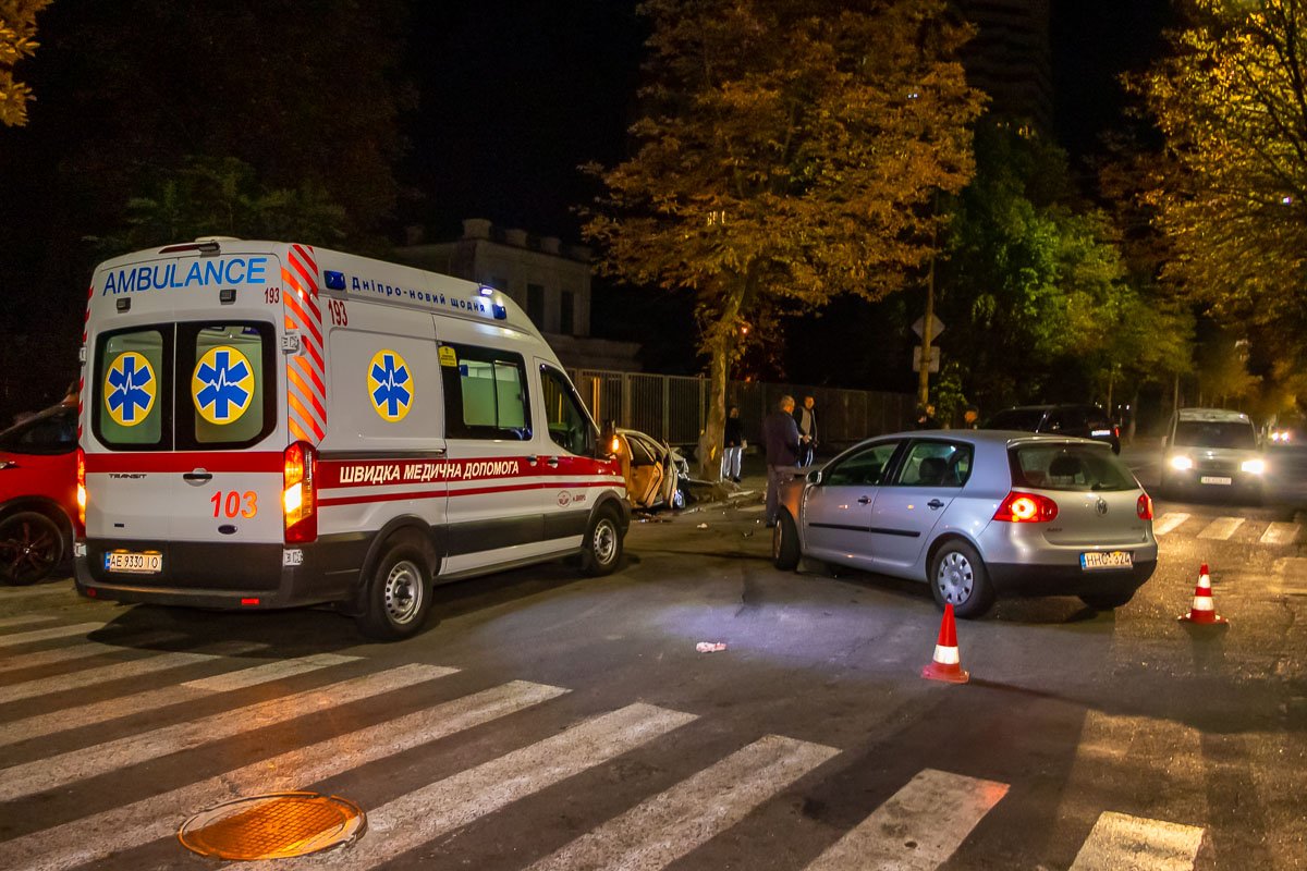 На пересечении с улицей Вернадского не предоставил преимущества едущей Toyota и влетел в ее бок