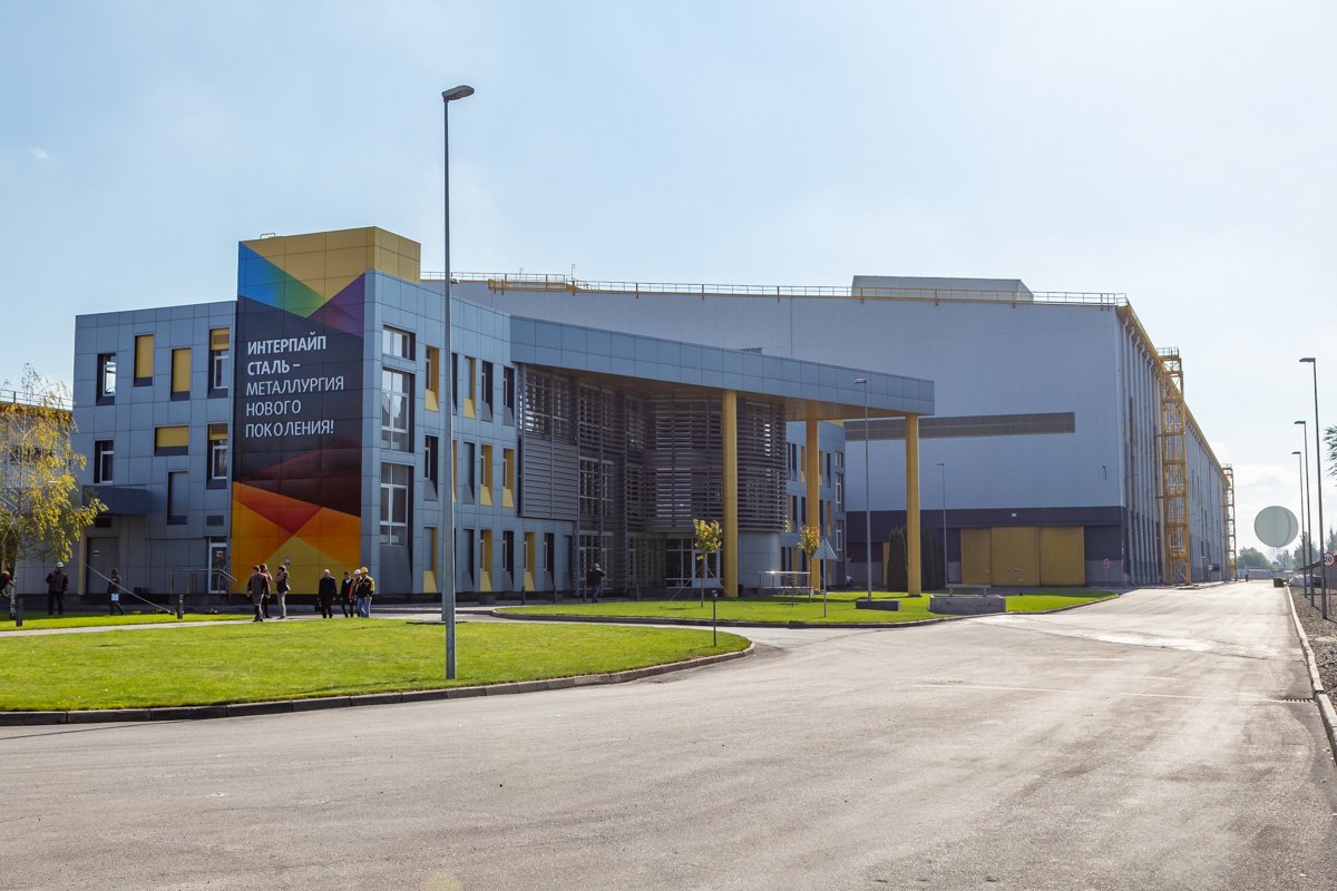 Сотрудники "Интерпайп Стали" рассказали о том, как им работается за рубежом 8