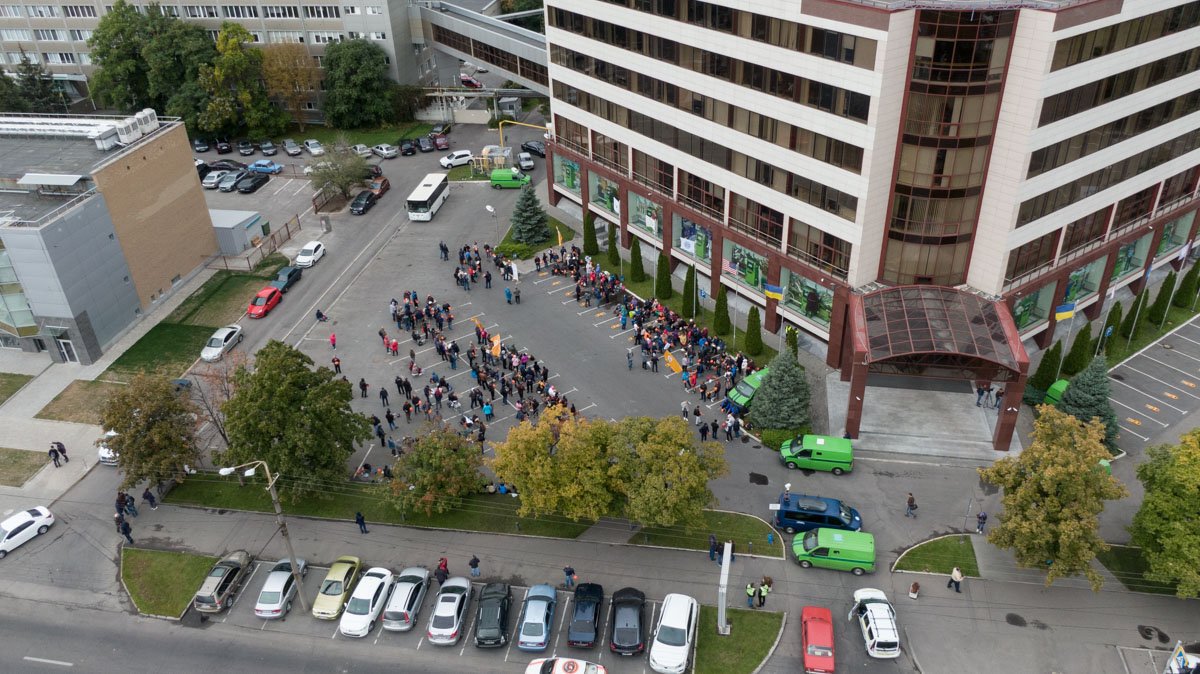 Митингующих стало меньше