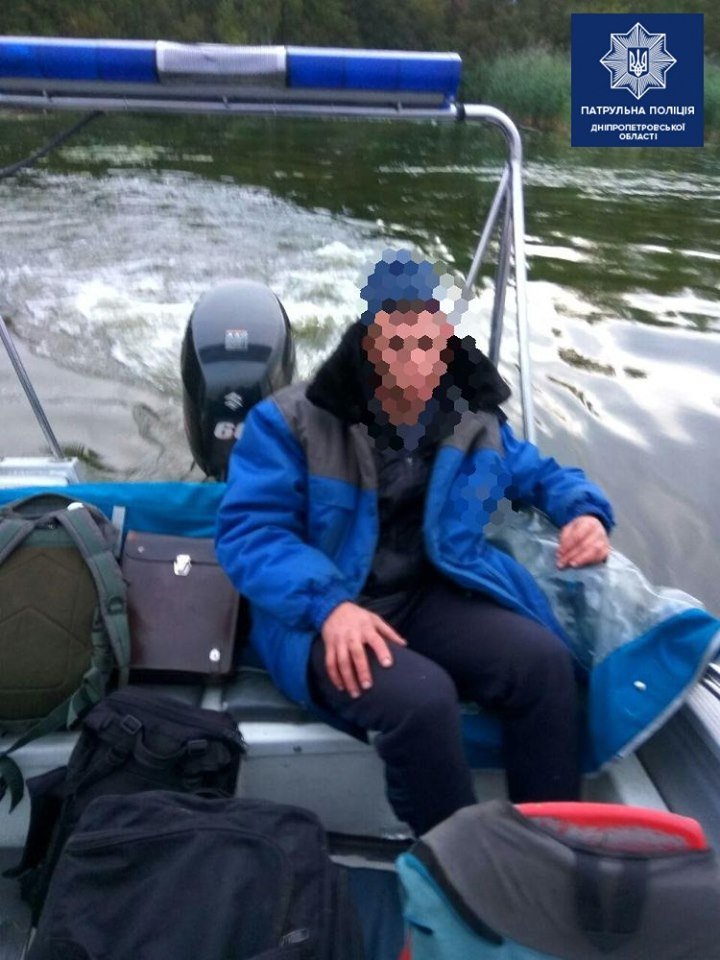 Горе рыболова доставили на берег. Горе рыболова доставили на берег.