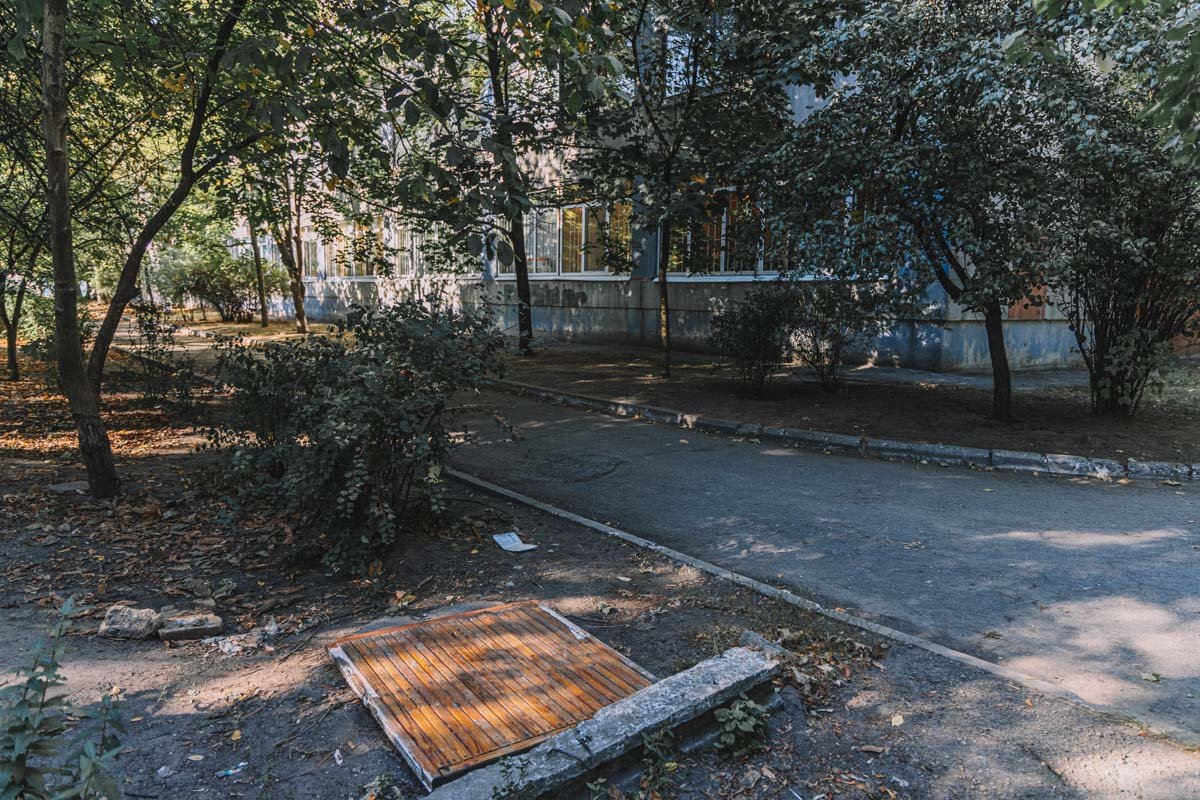 Наш оператор насчитал порядка 15 люков Наш оператор насчитал порядка 15 люков