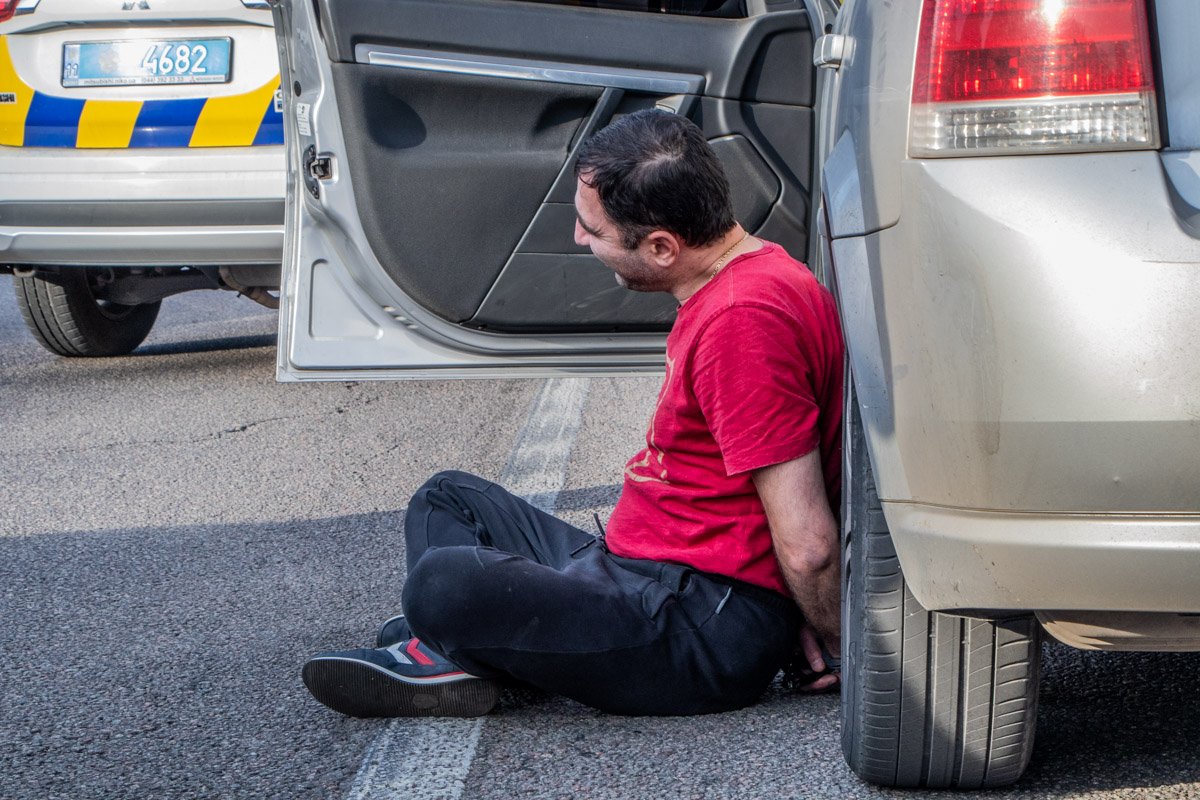 Всех троих задержали Всех троих задержали