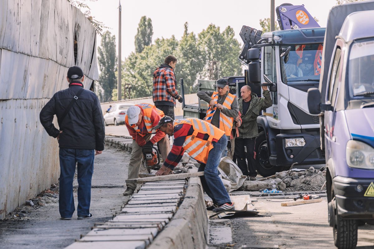 Работы проходят уже неделю Работы проходят уже неделю