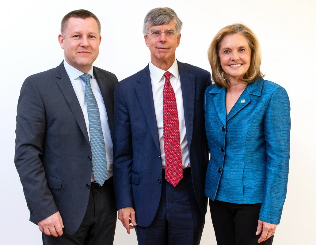 ПриватБанк показал свои достижения американским дипломатам 1