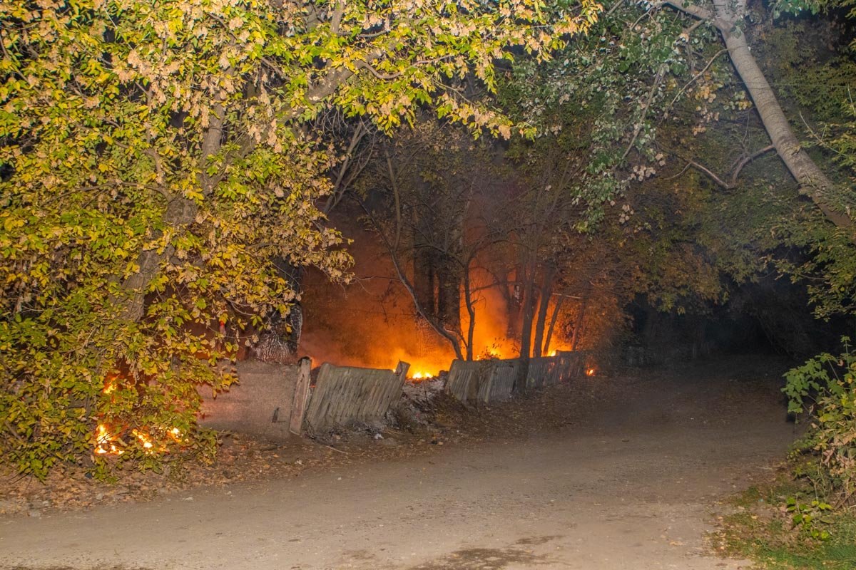 Дым окутал весь район