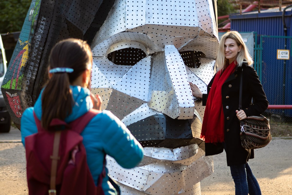 Еще один Николай Васильевич, но уже в 3D, "спрятался" на территории киностудии Еще один Николай Васильевич, но уже в 3D, "спрятался" на территории киностудии