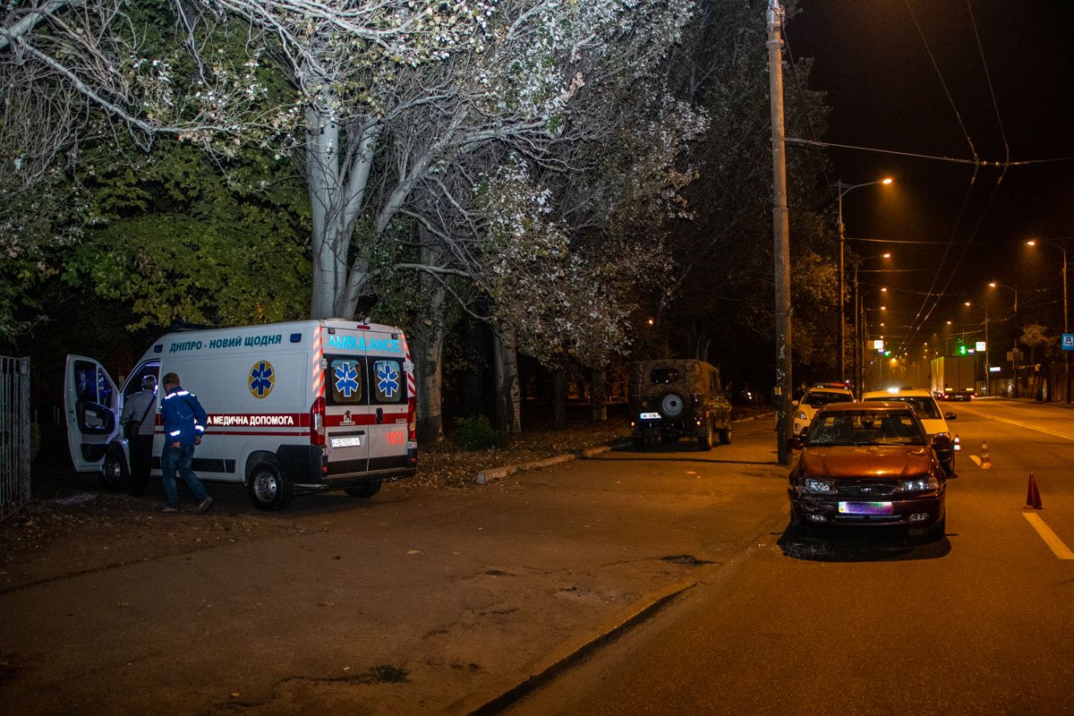 Водитель Daewoo Nexia въехал в автомобиль скорой помощи Водитель Daewoo Nexia въехал в автомобиль скорой помощи