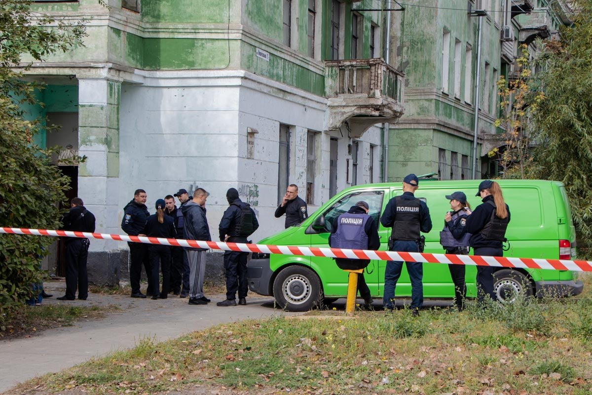 На месте работает следственно-оперативная группа На месте работает следственно-оперативная группа