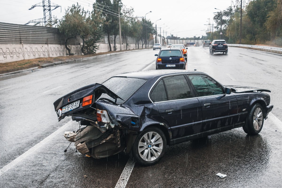 При непогоде движение на дороге становится особенно опасным