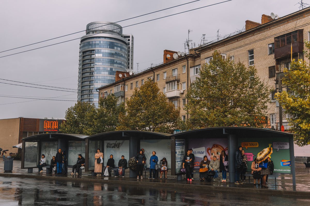 Непогода сближает