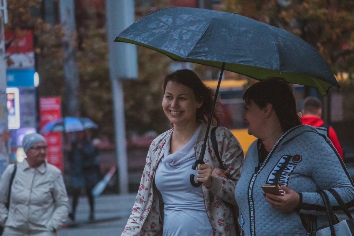 Один зонтик на двоих - для любимых и родных