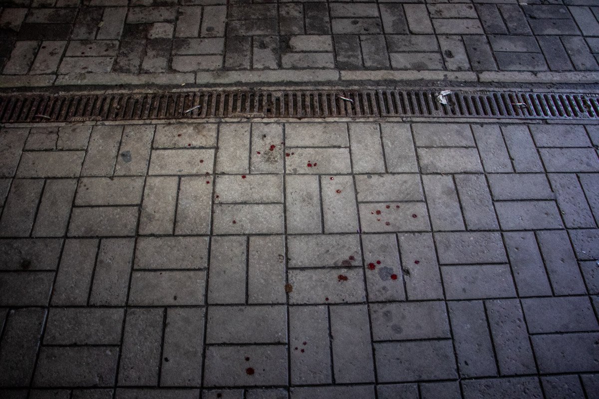 Одного из подростков ранили ножом 