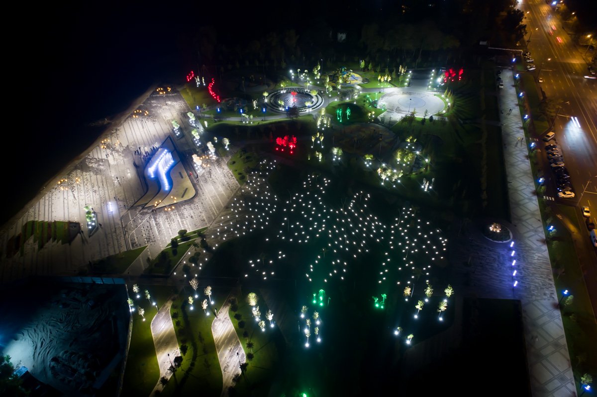 Мягкий свет огней завораживает Мягкий свет огней завораживает